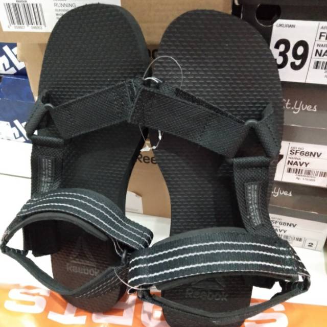 Sandal Gunung Reebok