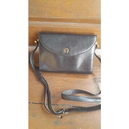 Harga Tas Aigner Preloved Terbaru Januari 2024 BigGo Indonesia