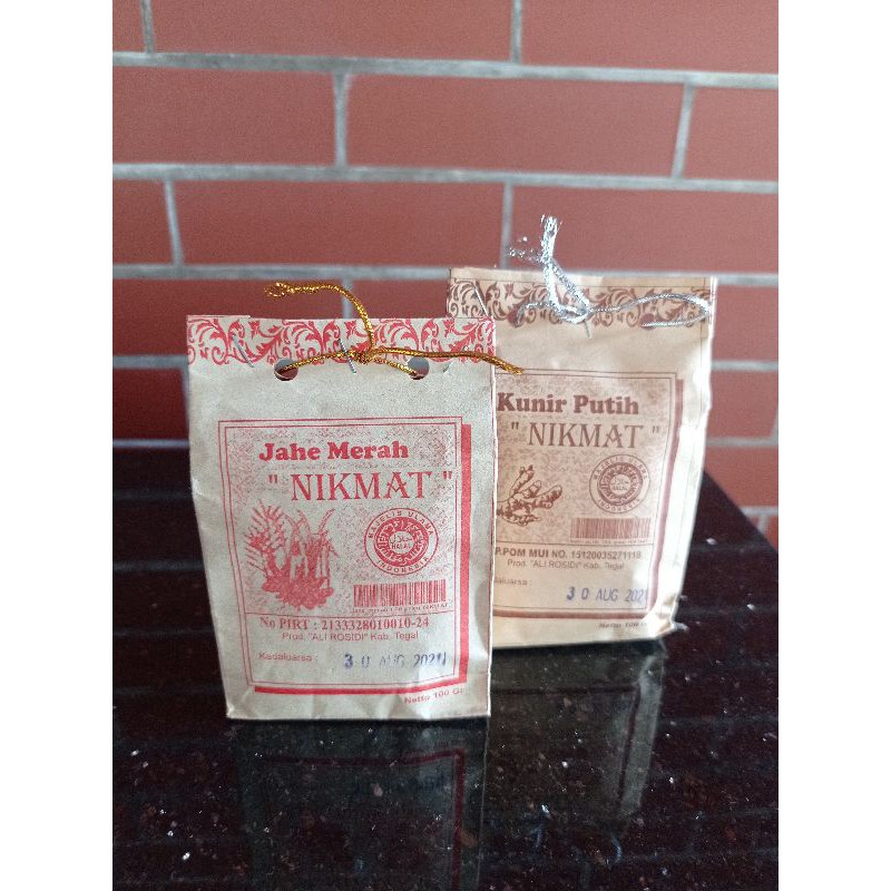 

Jahe Merah Bubuk dan Kunir Putih Bubuk merk Nikmat