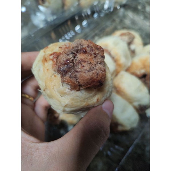 Bakpia isi kacang merah asli