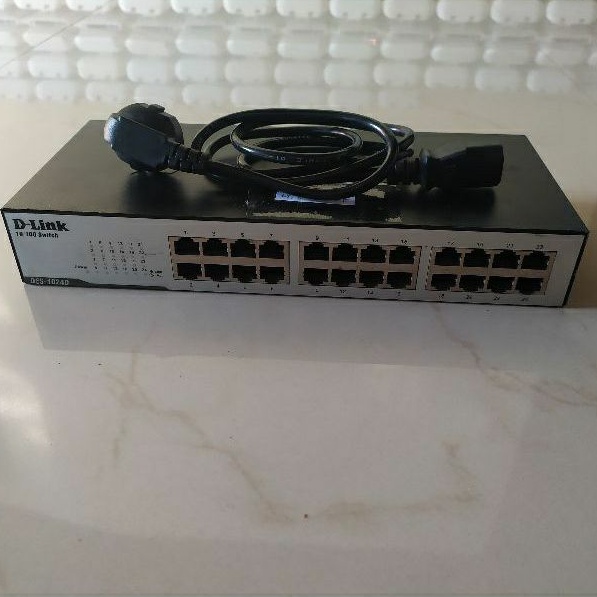 Switch 10/100 DLINK DES-1024D 24 Port Normal