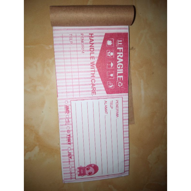 

label pengiriman fragile