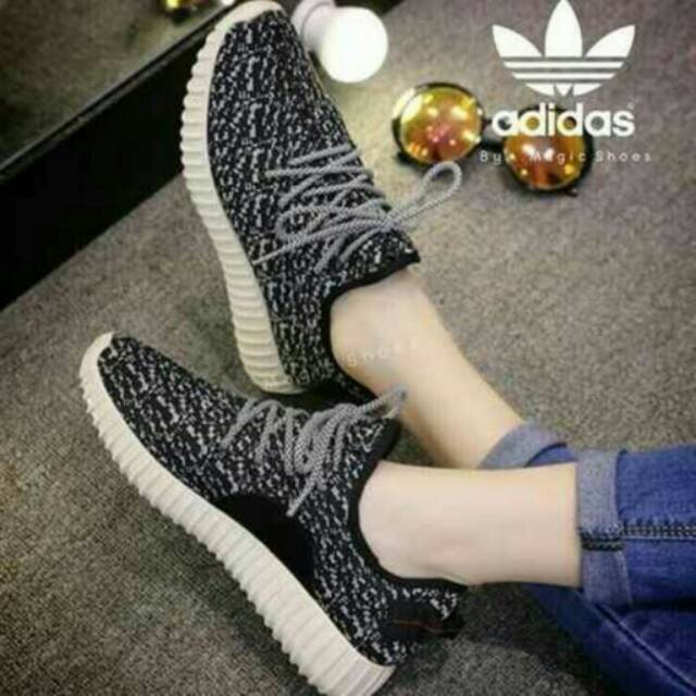 SEPATU YEEZY ND06 HITAM