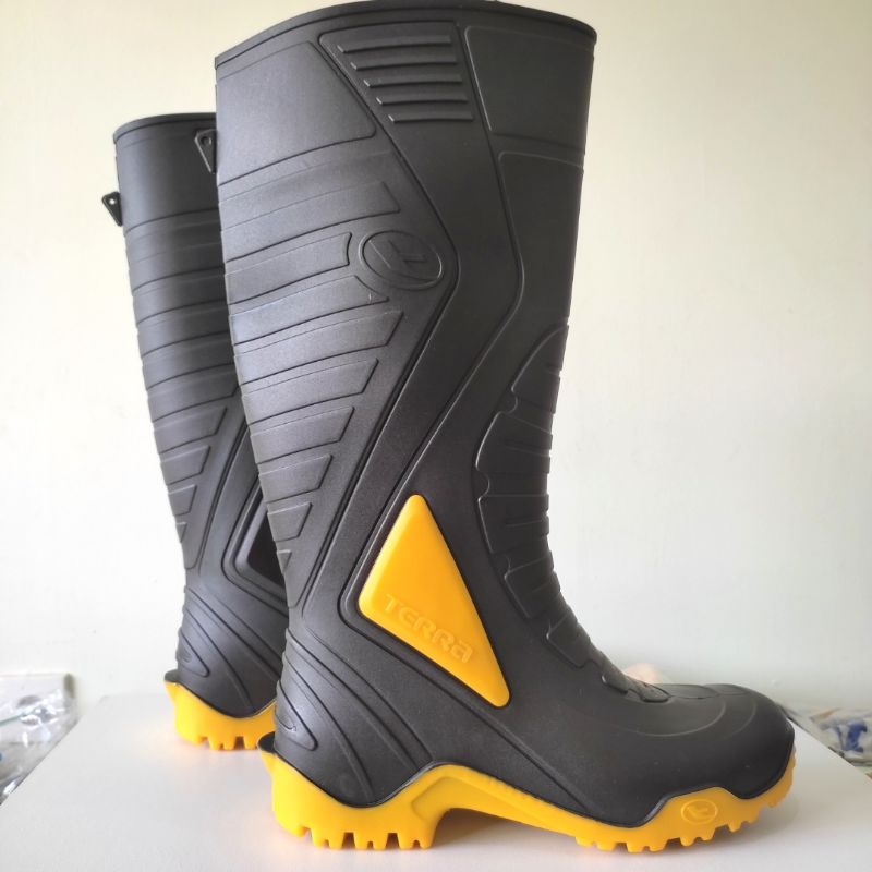 AP Boots Terra Sepatu Boot Hitam Kuning Tangguh dan Fleksibel