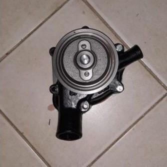 water pump mitsubishi 4D30 FE