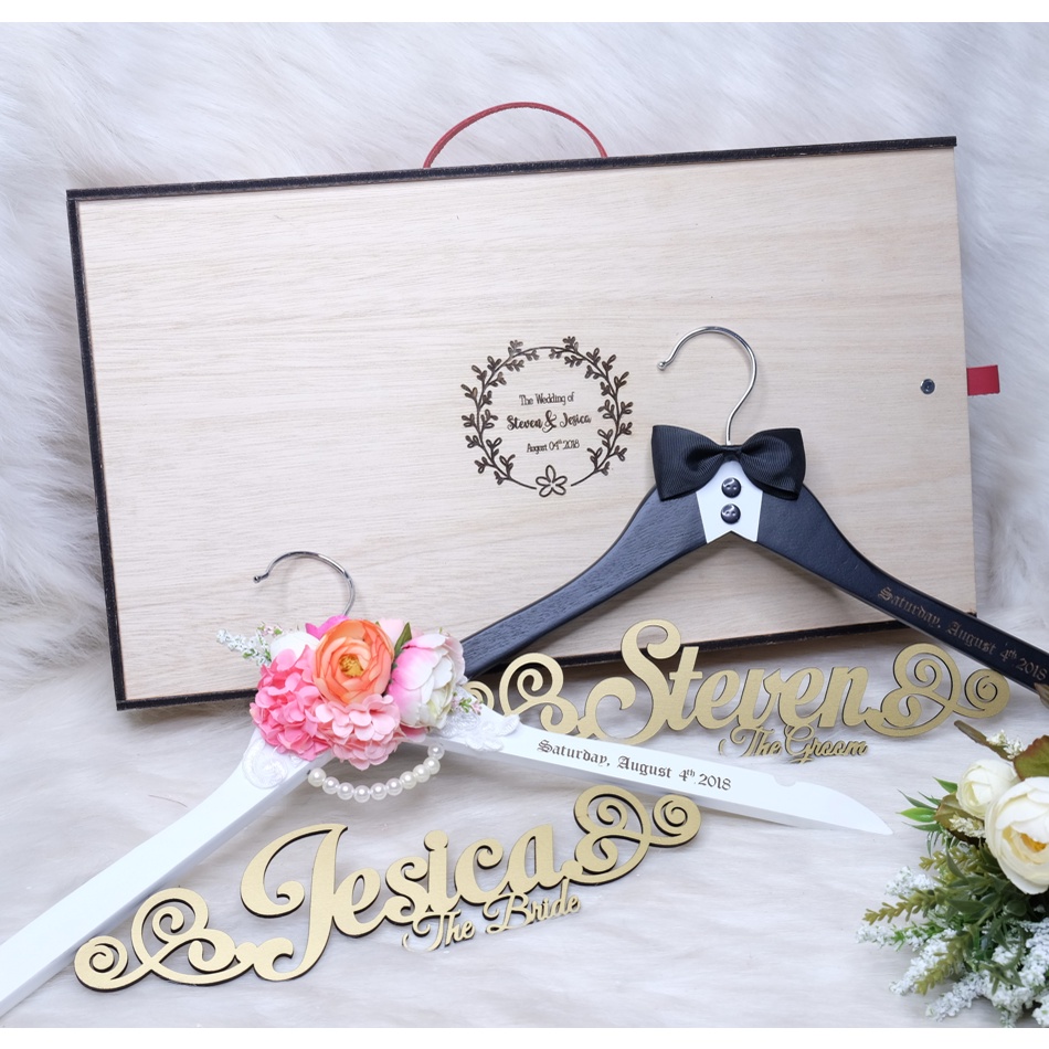 Wedding Hanger Dress Tuxedo Properti Foto Wedding Kamar Pengantin Romantic Garden