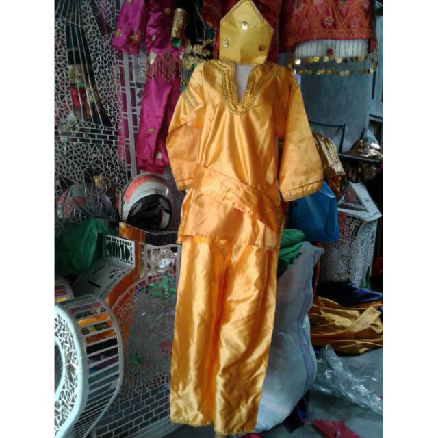 Baju tari basiba melayu