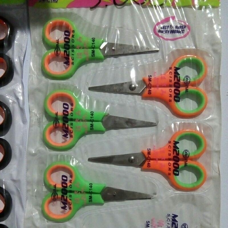 

gunting kecil