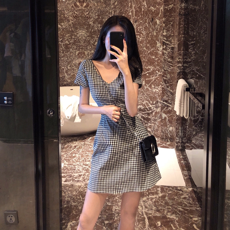 Dress Mini A Line Slim V Neck Lengan Pendek Motif Kotak 