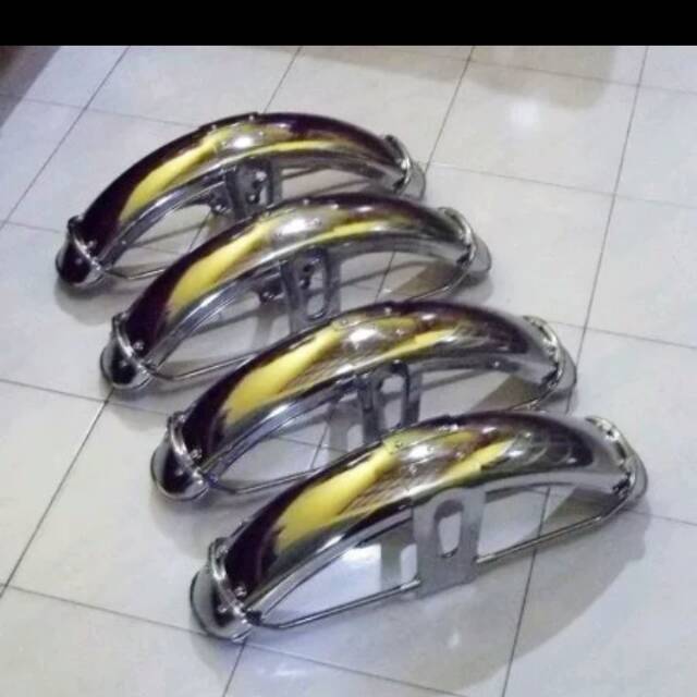 SPAKBOR DEPAN CB 200 NTD TRISTAR