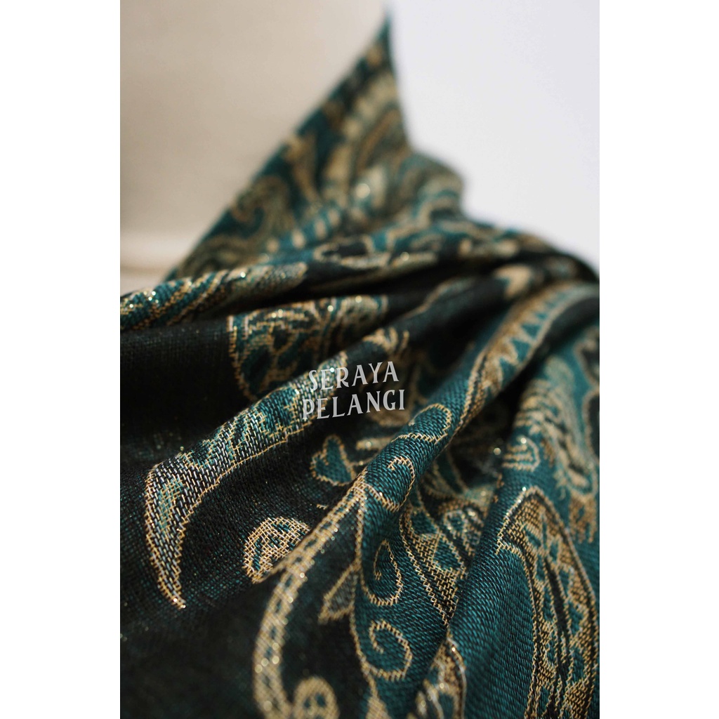 Pashmina Cashmere Metalik 17 | Motif Keong/Daun | Selendang | Scarf | Syal | Shawl | Pasmina | Souvenir | Hadiah Ulang Tahun | Birthday Gift | Aksesoris Fashion Wanita | Import Quality | Grosir Murah | Benang Emas Perak | Gold Silver Thread