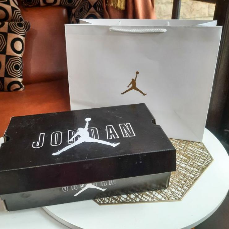 

✻Dijual Murah 8WT Paper Bag dan Box Sepatu Air Jordan Paperbag Tas Nike Gift Wrapping Kotak Kado 40 Terkini