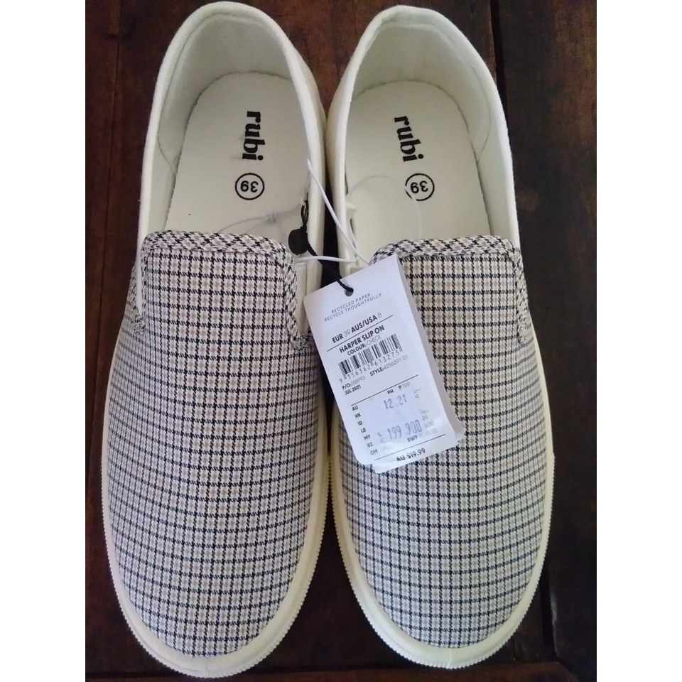 JASTIP RUBI/ SEPATU HARPER SLIPON/ KOTAK-KOTAK COKLAT