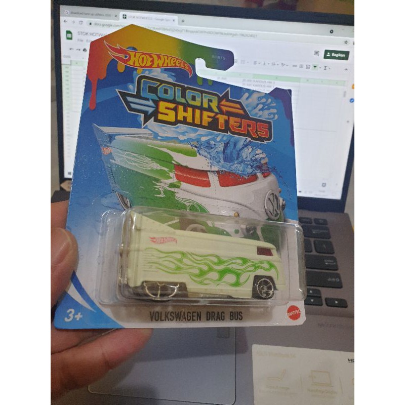 HOT WHEELS VOLKSWAGEN DRAG BUS COLOR SHIFTERS