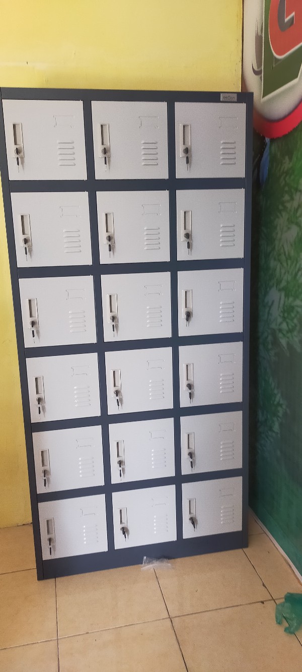 Lemari Loker Arsip Besi 18 Pintu Emporium El 18