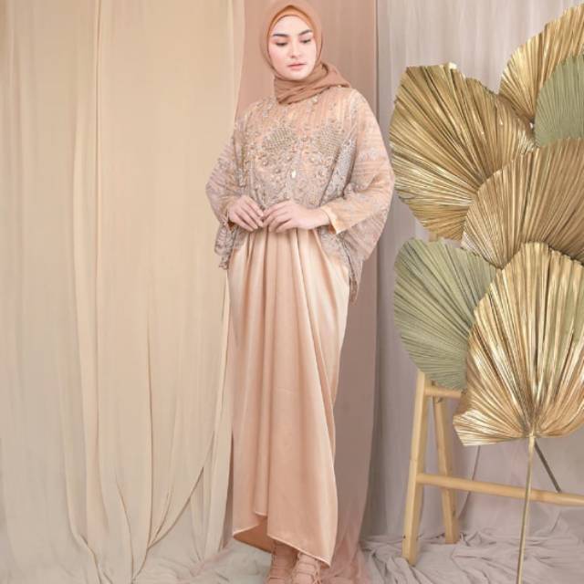 Evelina Gali Creamy by Judith