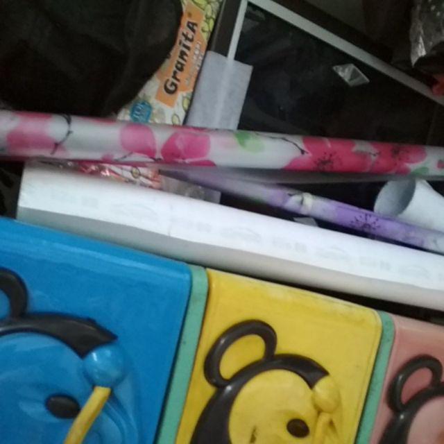 Stiker Kaca Motif Bunga Warna Ungu L-120