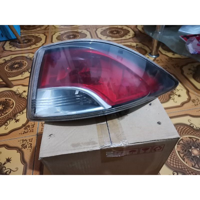 stop lamp kanan.mazda2 2010.2012 original copotan