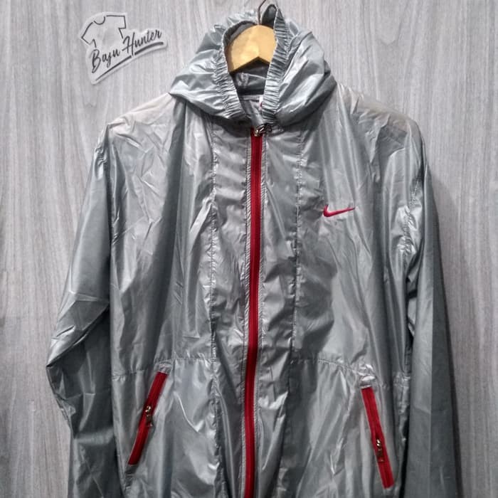 JAKET PARASUT NIKE TRAINING SILVER