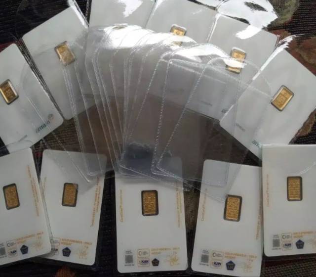 Plastik Pelindung Logam Mulia
