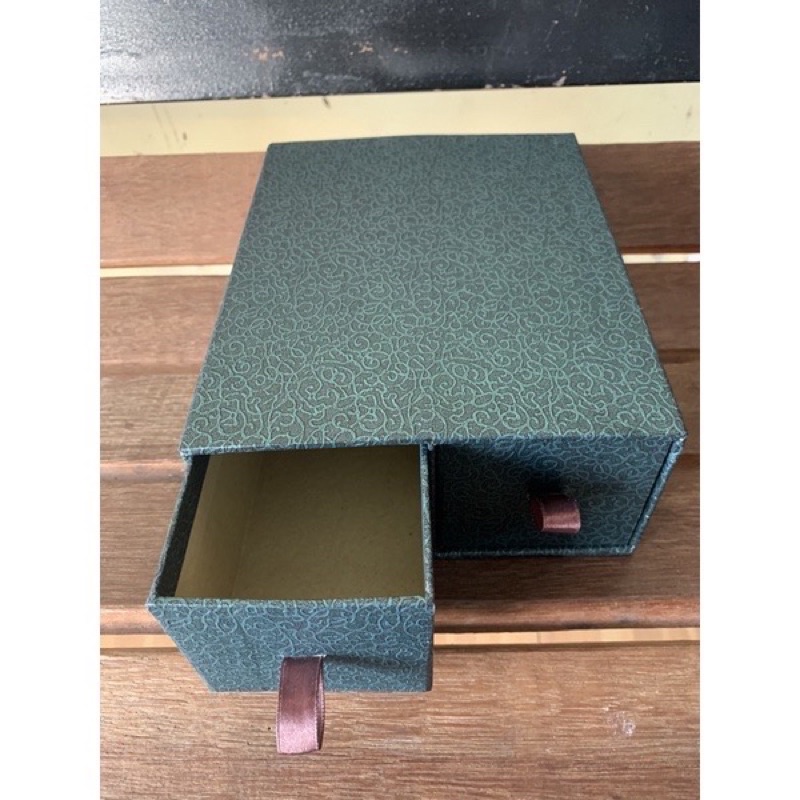 

READY STOK KOTAK KADO GIFT BOX LACI