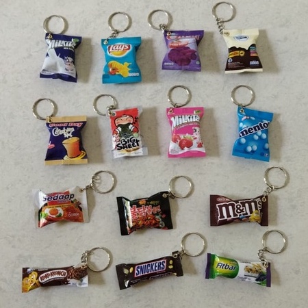 GANCI + PLASTIK Gantungan Kunci Unik Lucu Miniatur Snack Makanan Minuman Custom Lucu Souvenir Pesta Pernikahan Keren-3