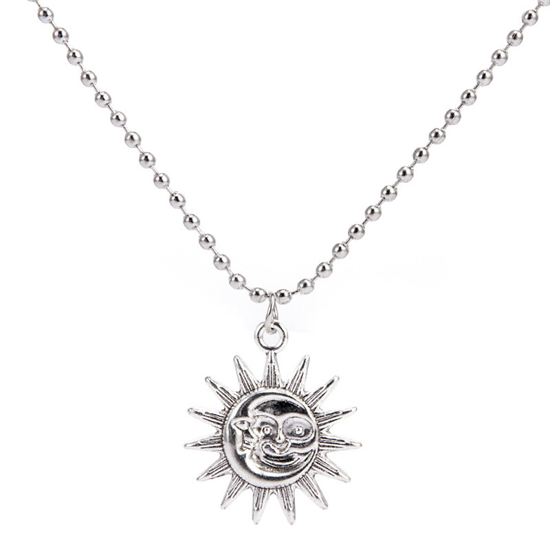 Kalung Rantai Dengan Liontin Bentuk Matahari Tersenyum Gaya Retro Untuk Wanita