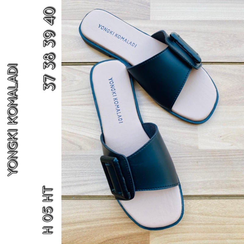 sandal H04hitam