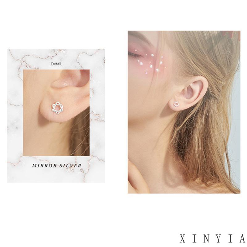 Anting Stud Mini Bentuk Bintang Hexagram Hollow Untuk Wanita