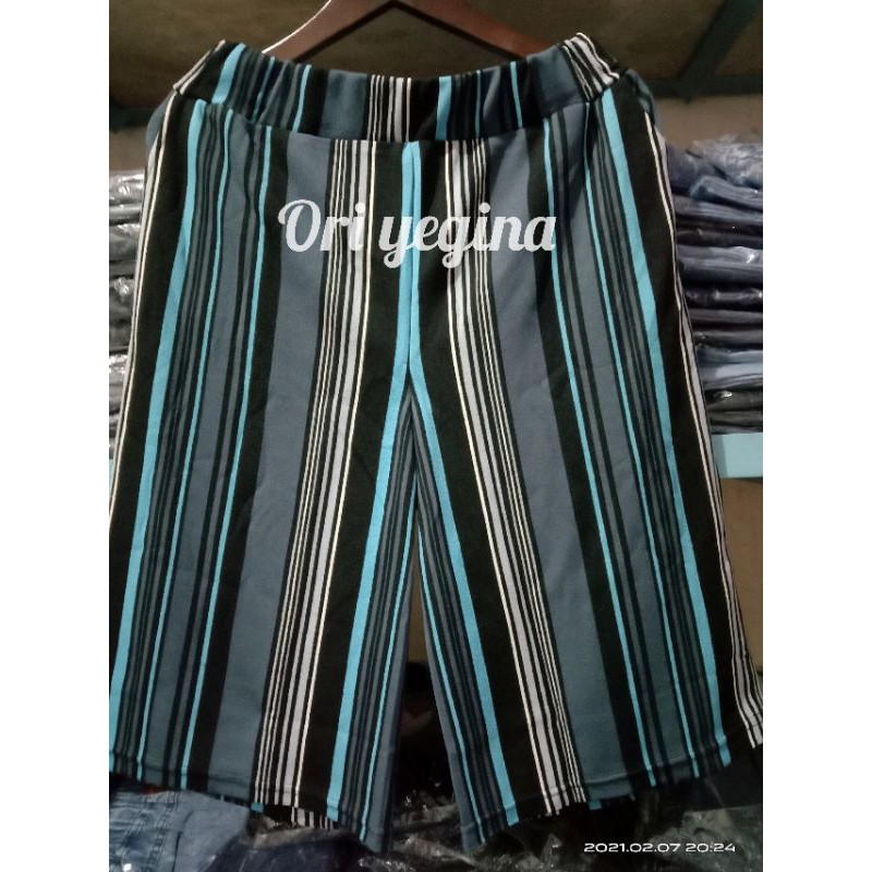 YEGINA KULOT 7/8 PENDEK SUPER JUMBO MOTIF SALUR BESAR MOSCREPE IMPOR.CELANA HARIAN JUMBO.CELANA