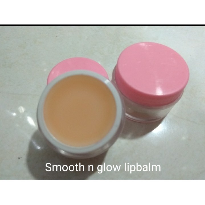 SMOOTH AND GLOW LIP BALM