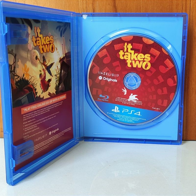 It Takes Two PS4 Kaset Ittakestwo Playstation 4 5 PS 4 It Take 2 II Ittakes CD BD Game Games Multi Player Berdua Multiplayer Reg 3 region asia anak mainan original asli ori