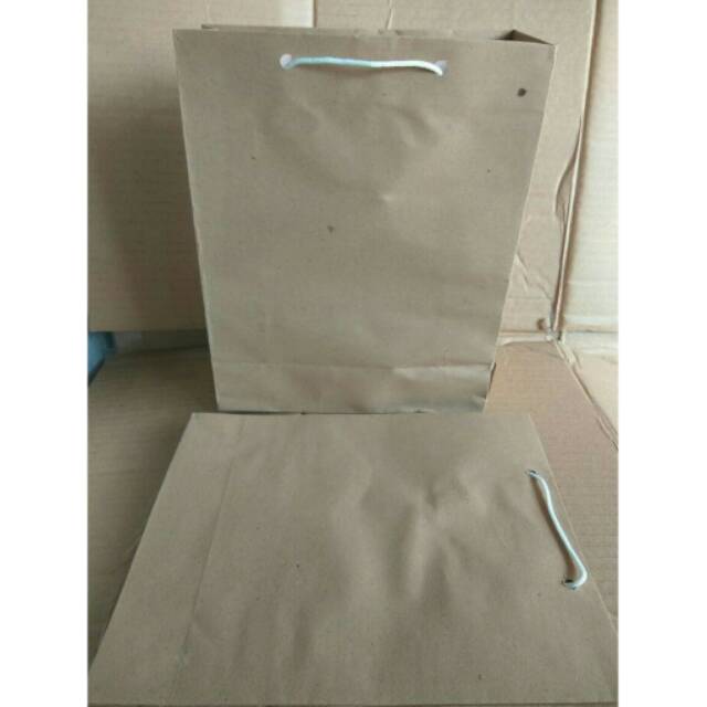 

Paper Bag / goodie bag/ shopping bag/ Tas Kertas / Kantong Kertas Ukuran 20x25x9
