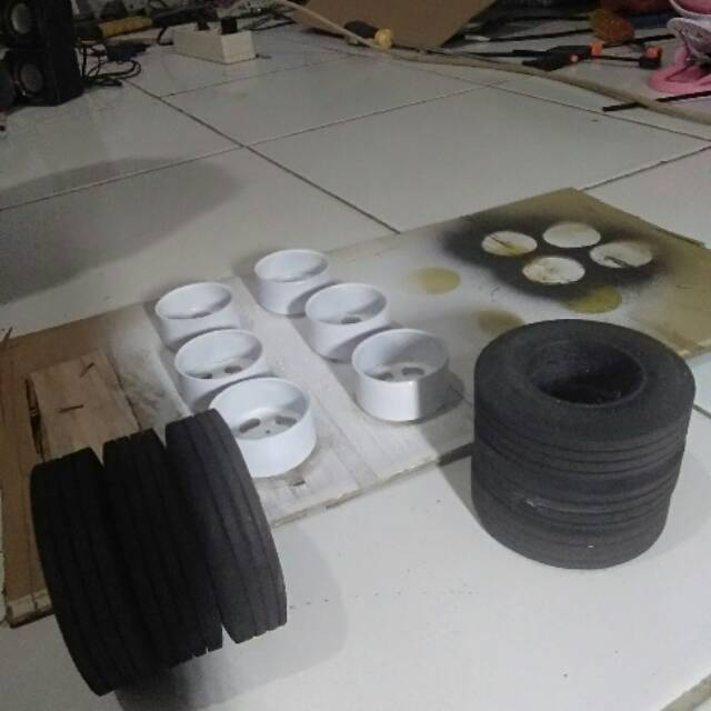 RODA MINIATUR TRUK SPON 1SET SKALA 10