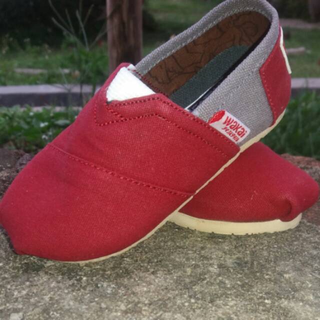 Sepatu wakai anak