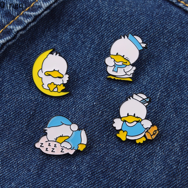 Bros Pin Enamel Bentuk Kartun Hewan Bebek Putih Untuk Pakaian Wanita