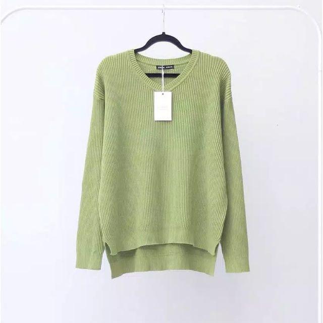 BOXY V-NECK VIONA/sweater rajut halus-Avokado