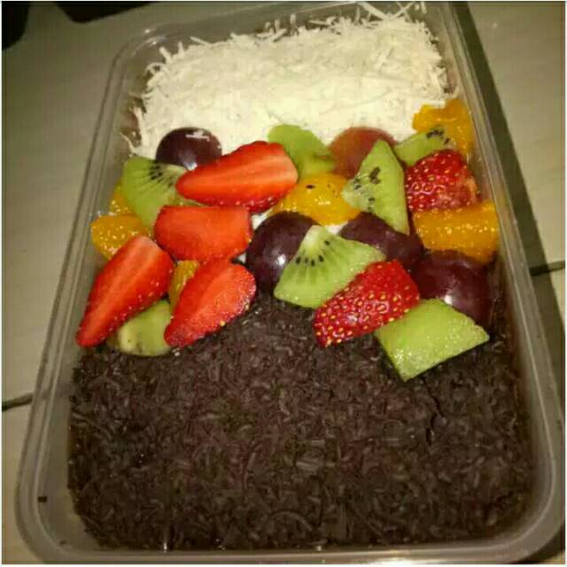 

Cake lumer 3 topping keju+buah+cokelat