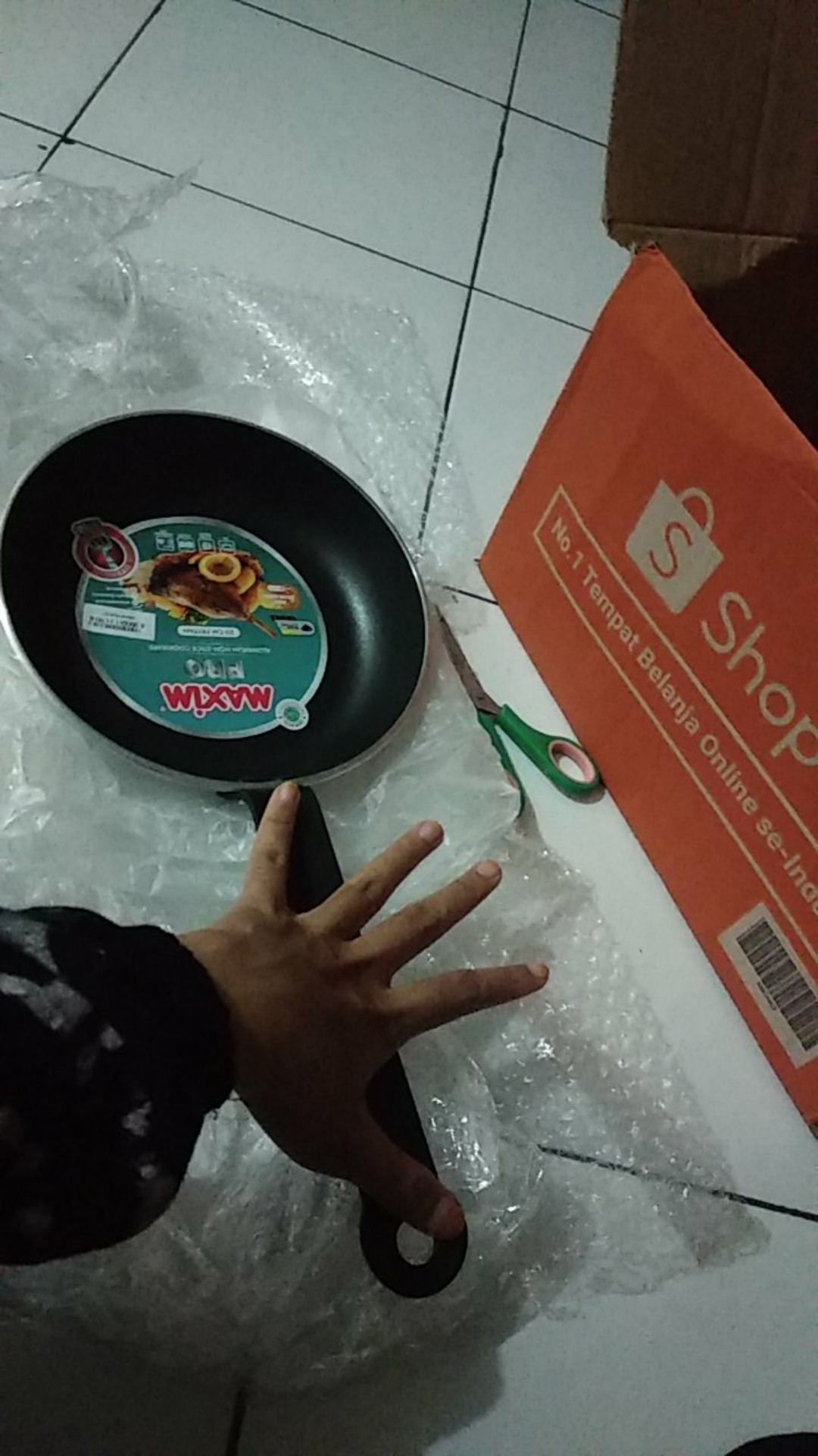 Maxim Pro Series Wajan Teflon Anti Lengket 20cm Frypan