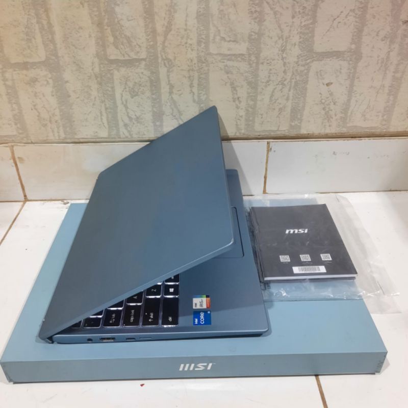 Laptop MSI Modern 14 B11MO Core™ i5-1135G7- Gen 11 Ram 8GB SSD 512 intel iris XE Graphic GARANSI ON Super Slim, Backlight, Like New, Fullset, Toska