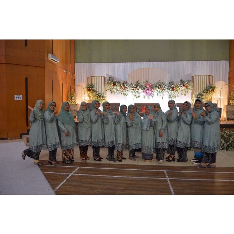 Kebaya Tunik JIHAN / Kebaya Brokat / Kebaya Modern / Kebaya Favorite / Kebaya Belah Samping