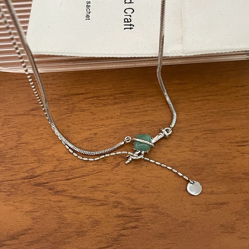 Kalung Rantai Klavikula Liontin Giok Gaya Vintage Kasual Untuk Aksesoris