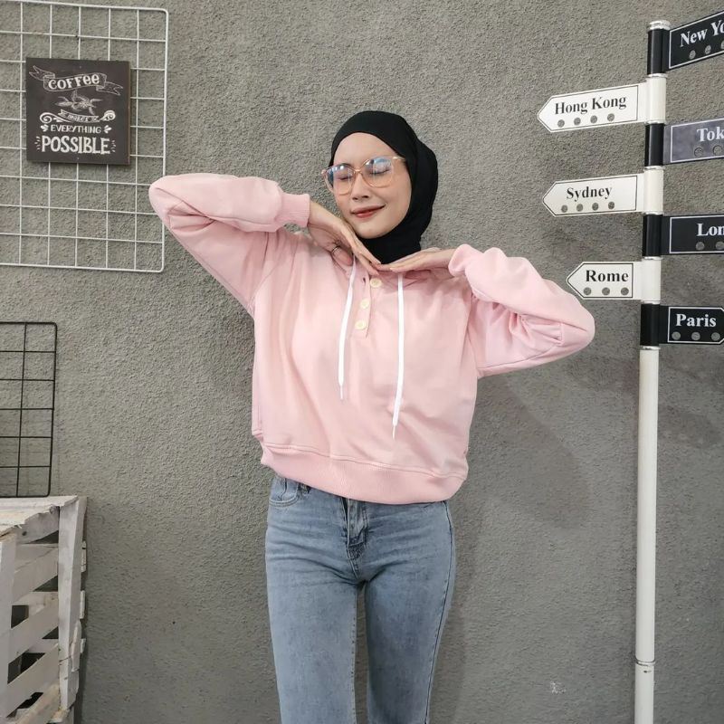 three Buton hodie crop