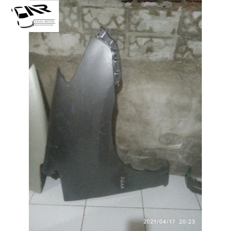 fender spakbor Toyota Innova 2010