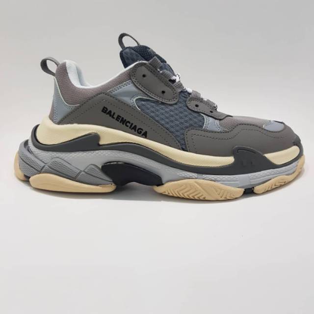 Balenciaga Triple S Original Sepatu Sport Pria Wanita Remaja Anak Dewasa Casual Murah Kekinian Hits