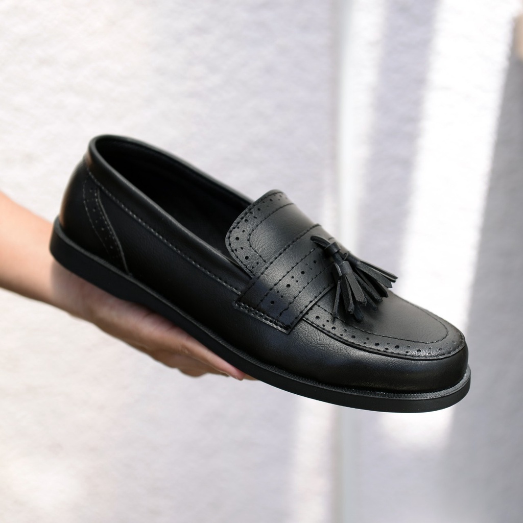 RIONZ X RAMOS SERIES - SepatuFormal Pantofel Pria Resmi Formal Loafer Kasual Hitam Coklat Kulit PU Asli Original Brown Black Kantor Kuliah Casual Gereja Pesta Kondangan Nikahan Kerja Perkantoran PNS Guru Gaya Trendy Kekinian Terlaris Murah