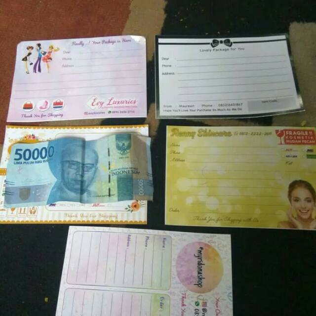 

Stiker Persegi max. 15 x 10 cm - isi 500 lembar
