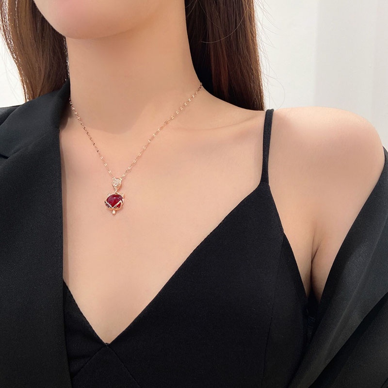 Kalung Titanium Wanita Rubah Kristal 18k Emas Anti Karat Berlian Korea Perhiasan