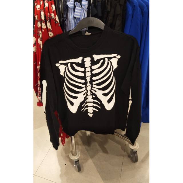 h&m skull sweater