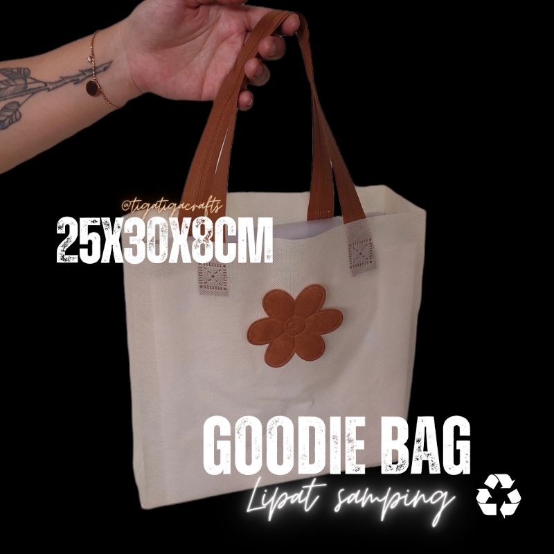 

TLS 25X30 goodie bag 25x30x8cm tas spunbond lipat samping tas snack goodie bag serbaguna tas hampers goodie bag tali tas kain 25x30x8cm goodie bag murah